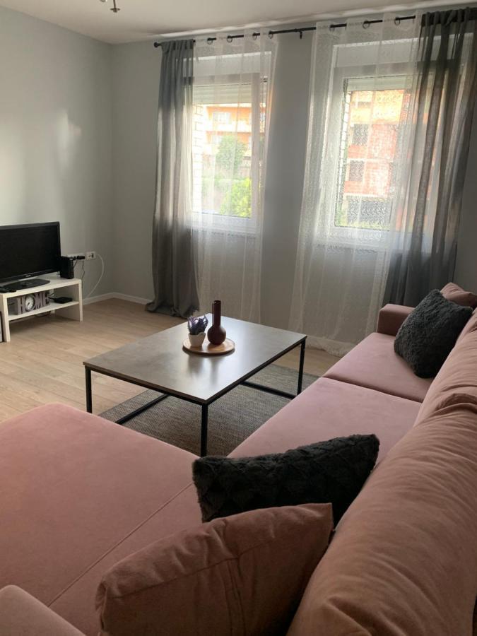 Novoureden Stan U Vitezu Lägenhet Exteriör bild