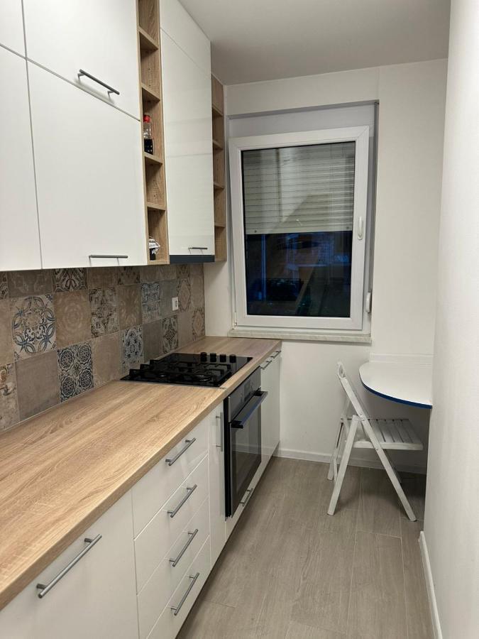 Novoureden Stan U Vitezu Lägenhet Exteriör bild